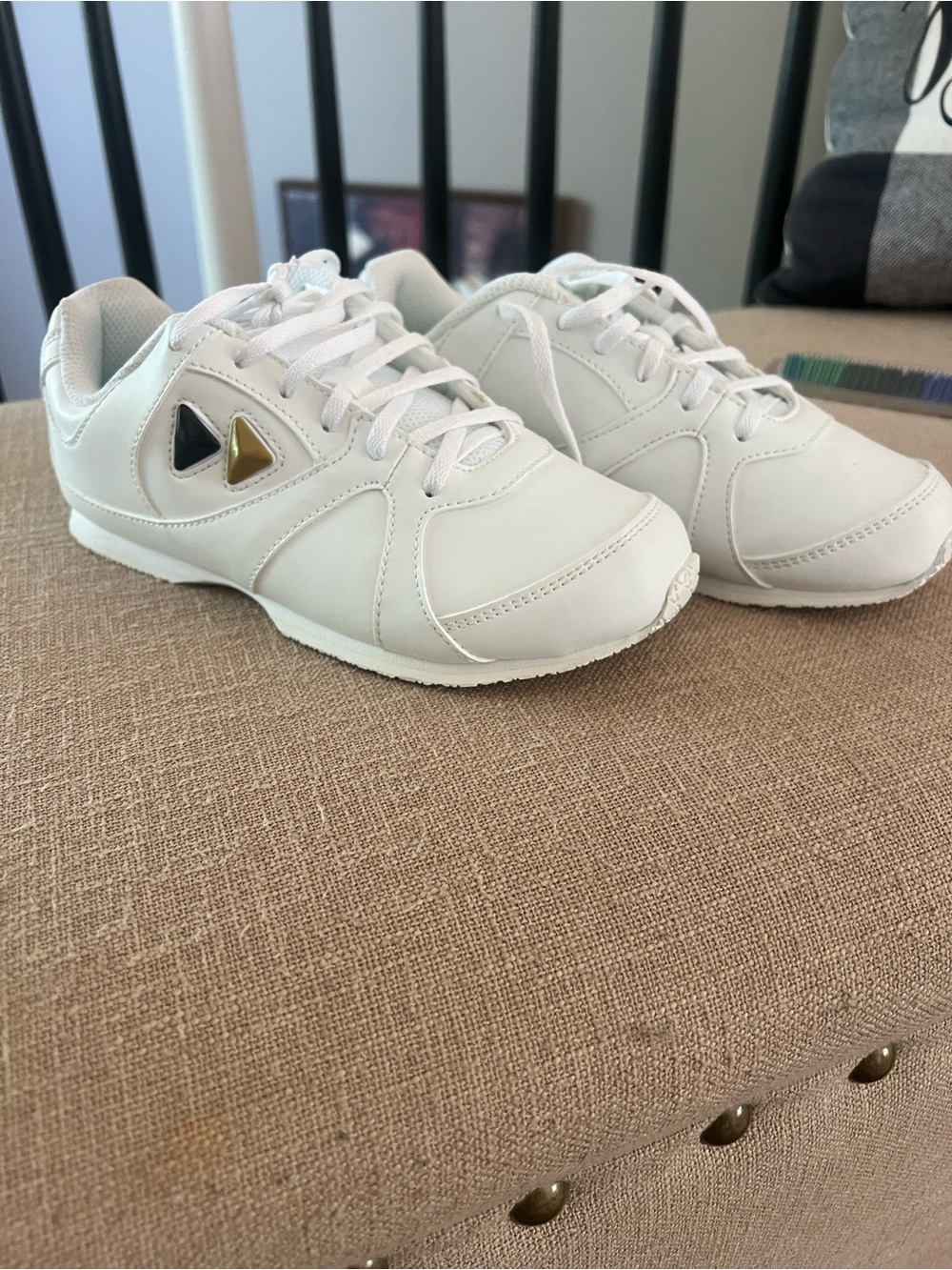 Kaepa White Cheer Shoes with Changeable Triangle Accents